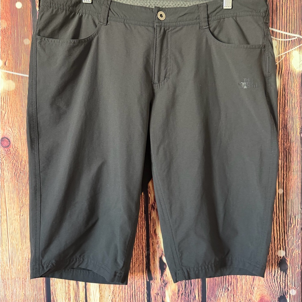 The North Face Women's Hiking Climbing
Quick Dry Bermuda/Capri Shorts Black